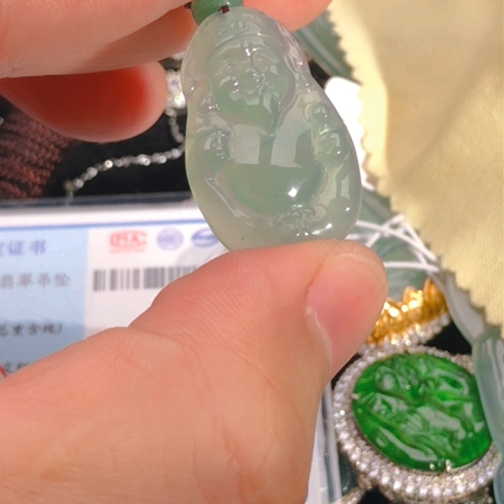 翡翠颈饰未镶嵌4，