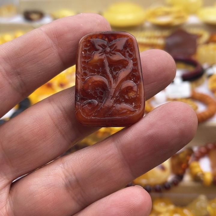 蜜蜡手串未镶嵌吊坠