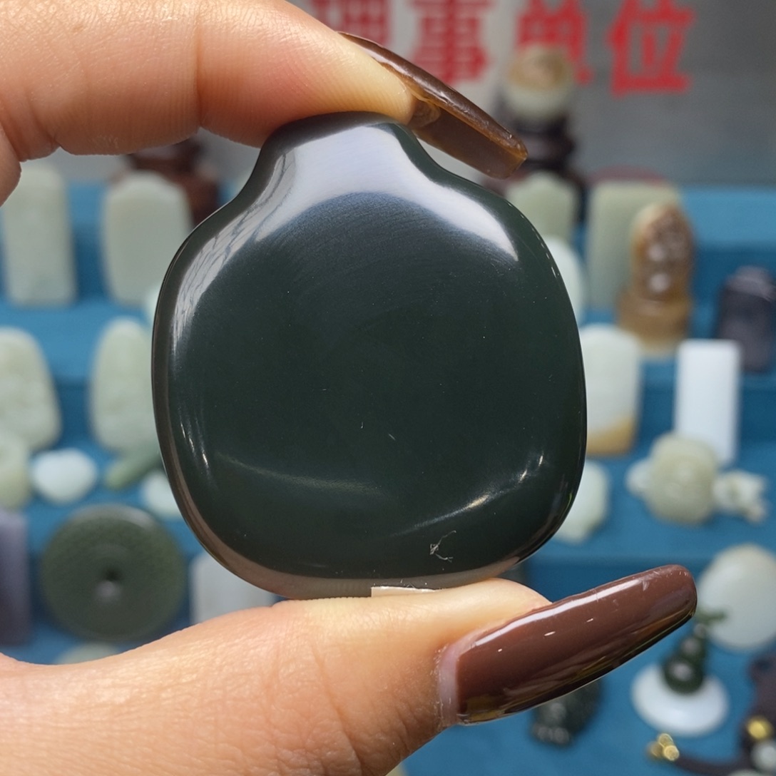 颈饰未镶嵌和田玉