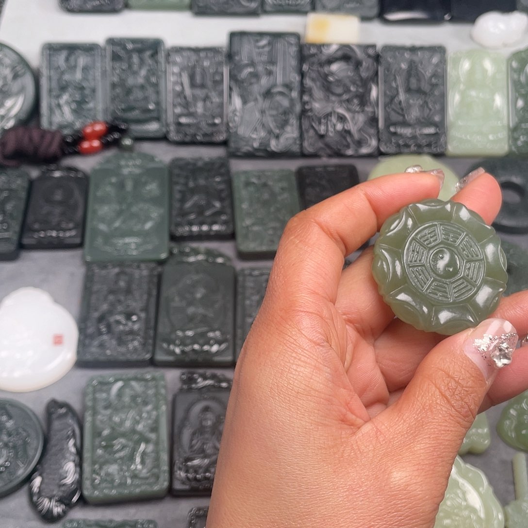 和田玉未镶嵌颈饰