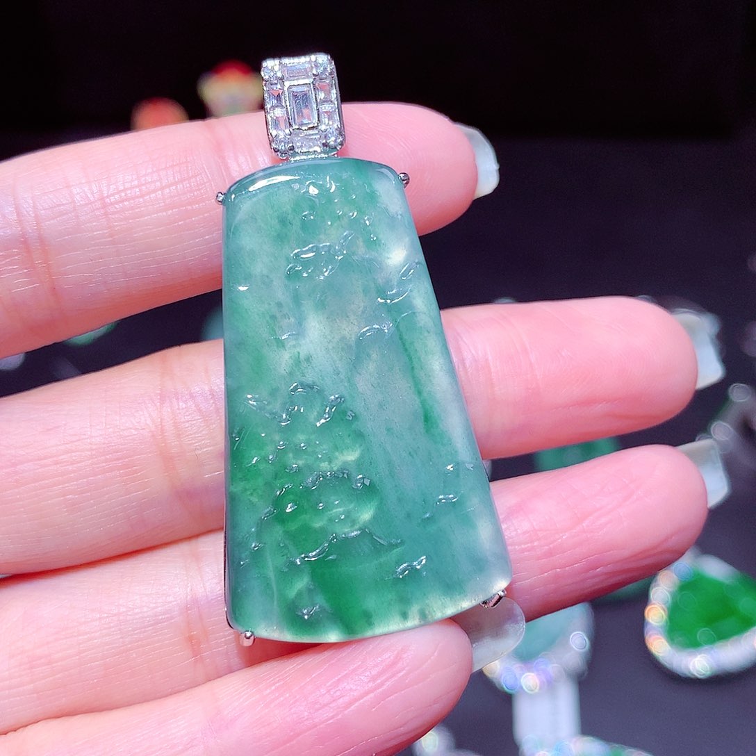 【闪购商品】翡翠吊坠(不含链)未镶嵌