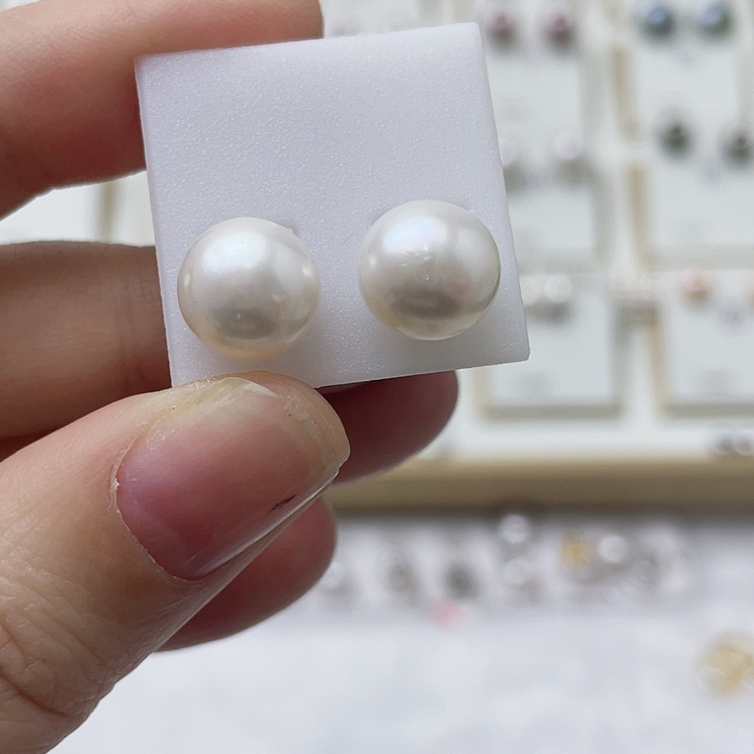 草****淡水珍珠银S925镶嵌耳饰