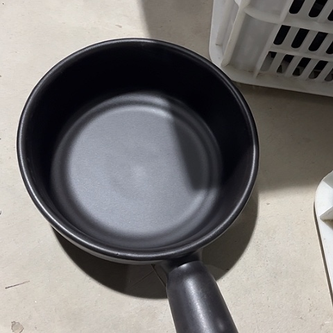 微瑕，明火，口径19，高7底部有缺瓷，