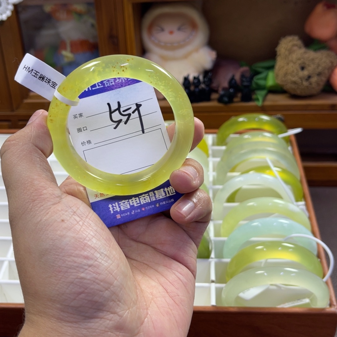 蛇纹石玉未镶嵌手镯143