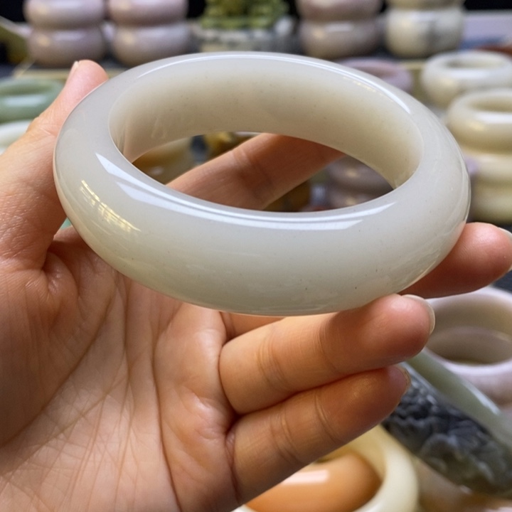 石英质玉未镶嵌手镯