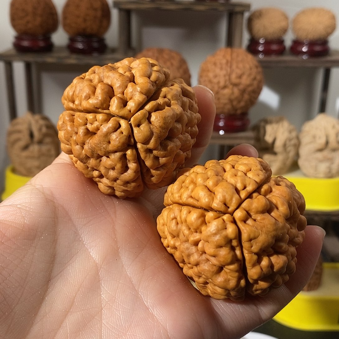 吊坠文玩核桃陕**哥三瓣脑纹金刚爆肉微色4853