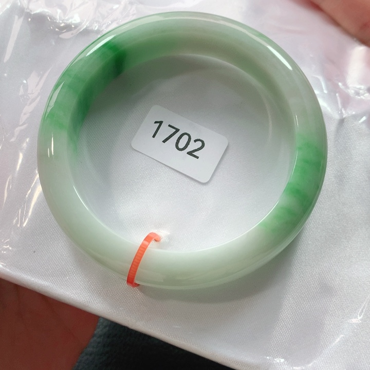 翡翠手镯未镶嵌芜*天然翡翠手镯01