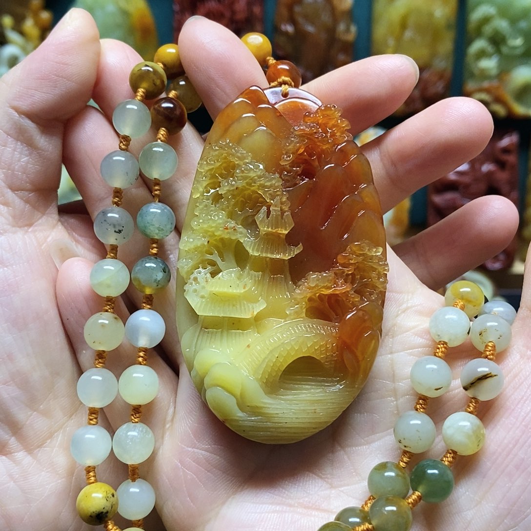 岫玉未镶嵌吊坠(赠链)