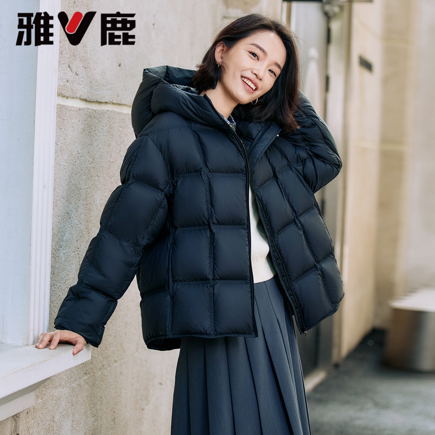 雅鹿黑色短款羽绒服女款2025冬季新款巨好看的冬装小个子保暖外套
