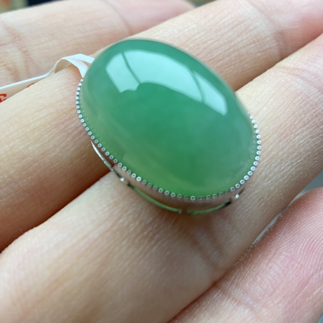 翡翠18K金镶嵌颈饰吊坠23