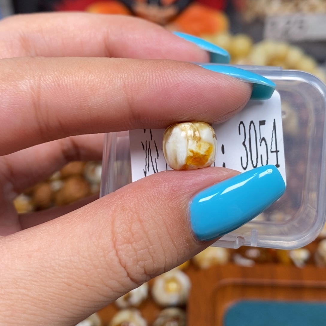 蜜蜡未镶嵌珠宝奇石3054