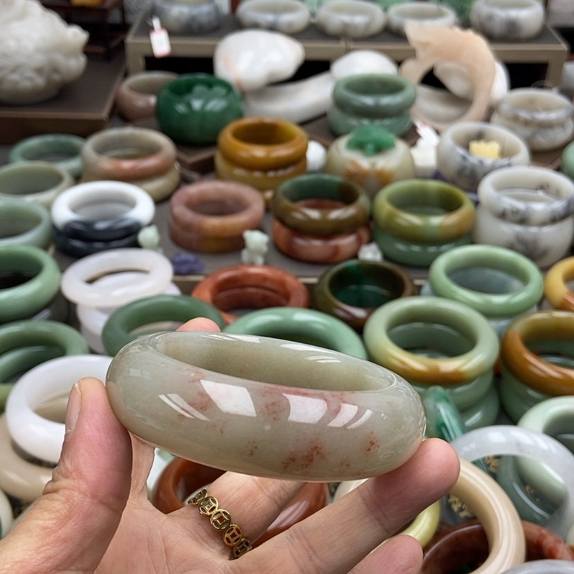 【闪购商品】石英质玉手镯未镶嵌