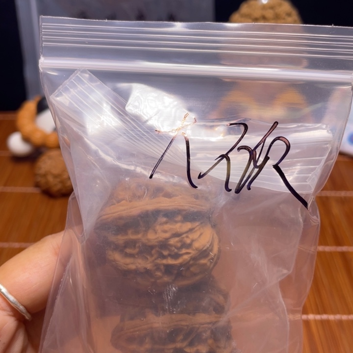 大****文玩核桃吊坠文玩核桃手玩把件