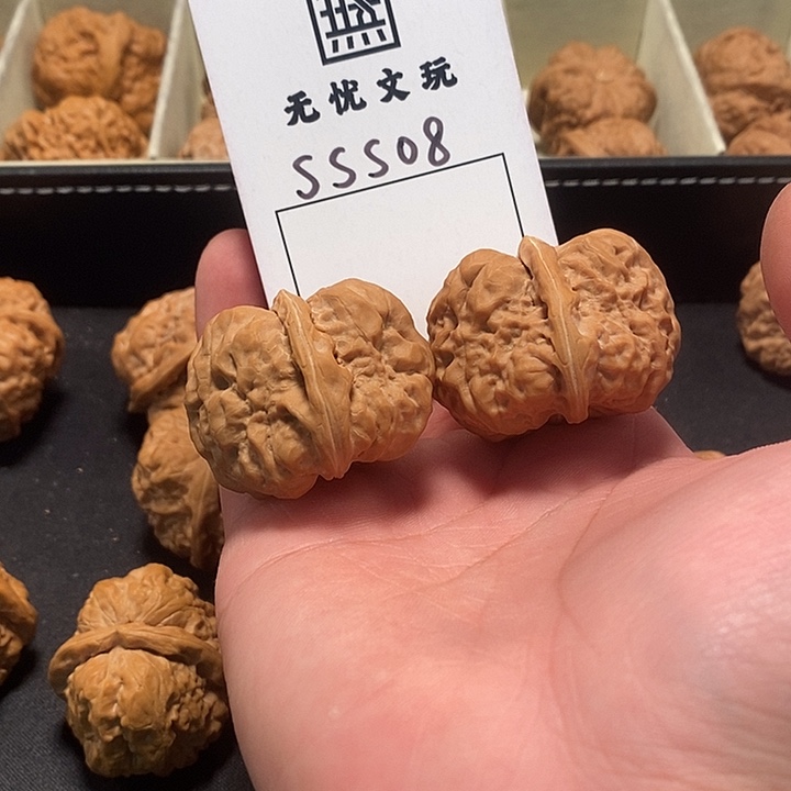 文玩核桃吊坠B***m蛤蟆