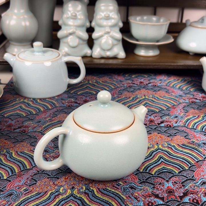 仿古釉水西施没人壶微瑕