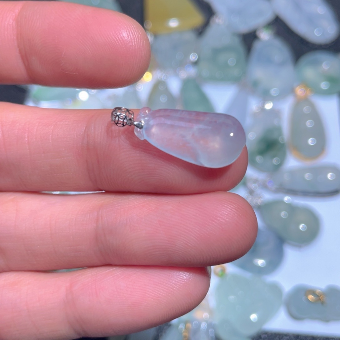 翡翠颈饰18K金镶嵌А***?翡翠