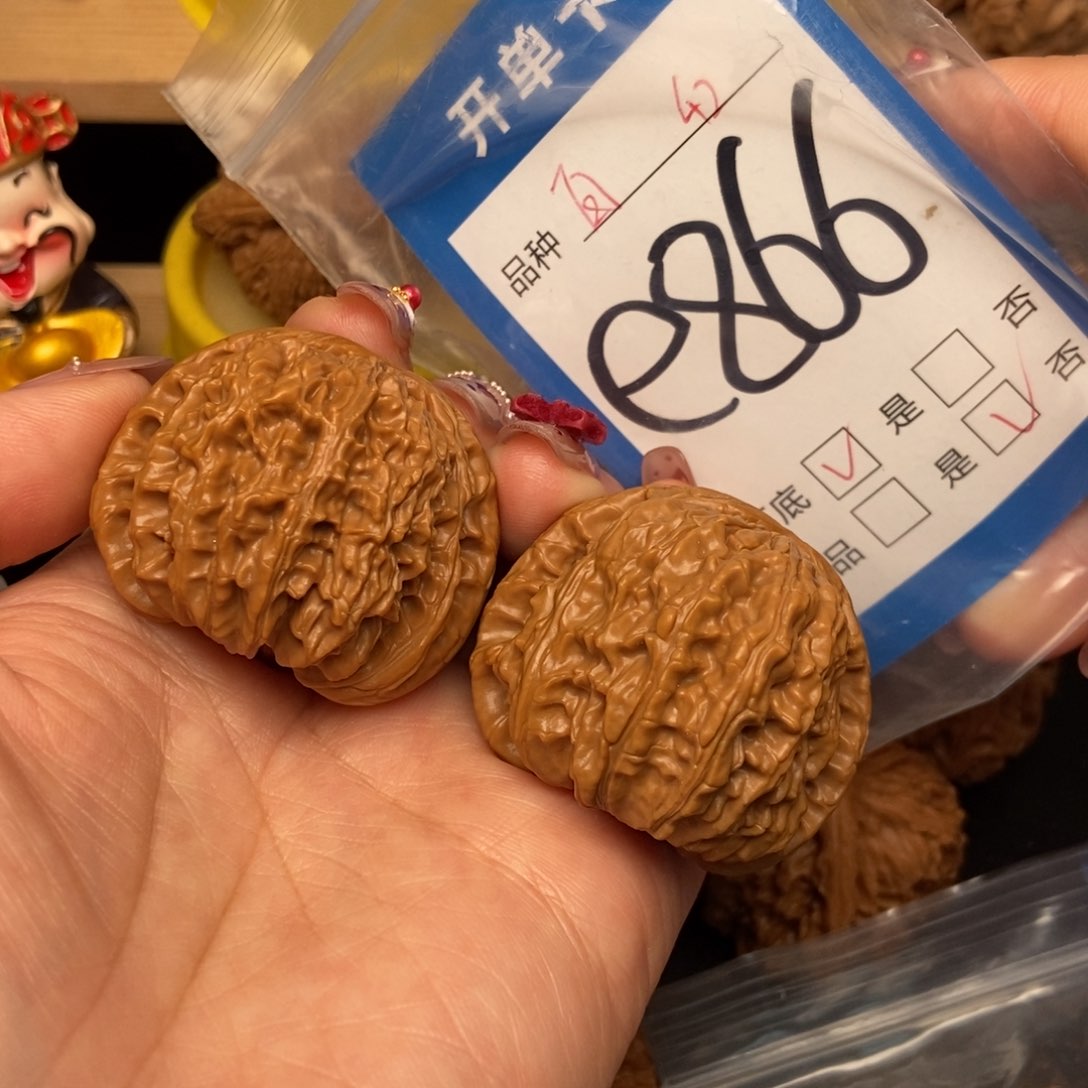 桃核吊坠核桃白狮子