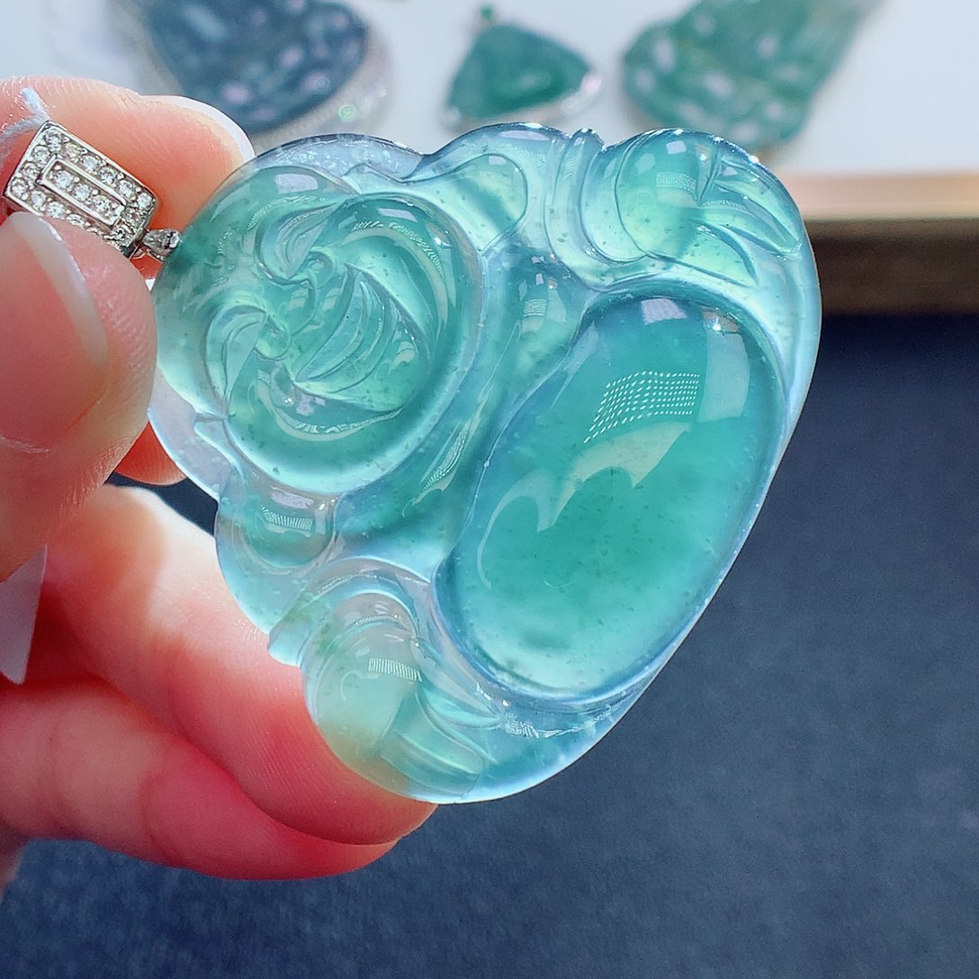 翡翠颈饰未镶嵌翡翠