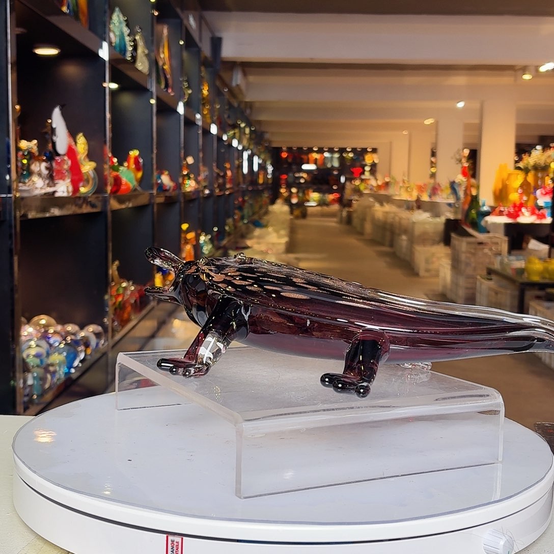 摆件琉璃桥上那只鸟突然就