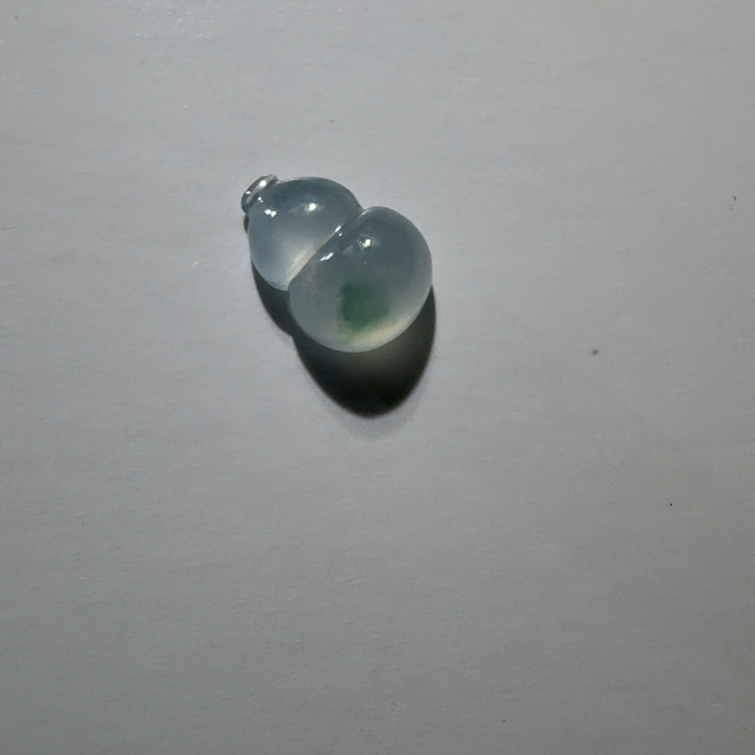 翡翠未镶嵌颈饰葫芦