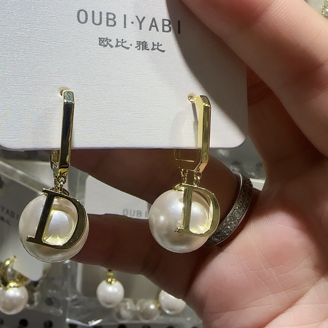 合成碳硅石纯铜金色