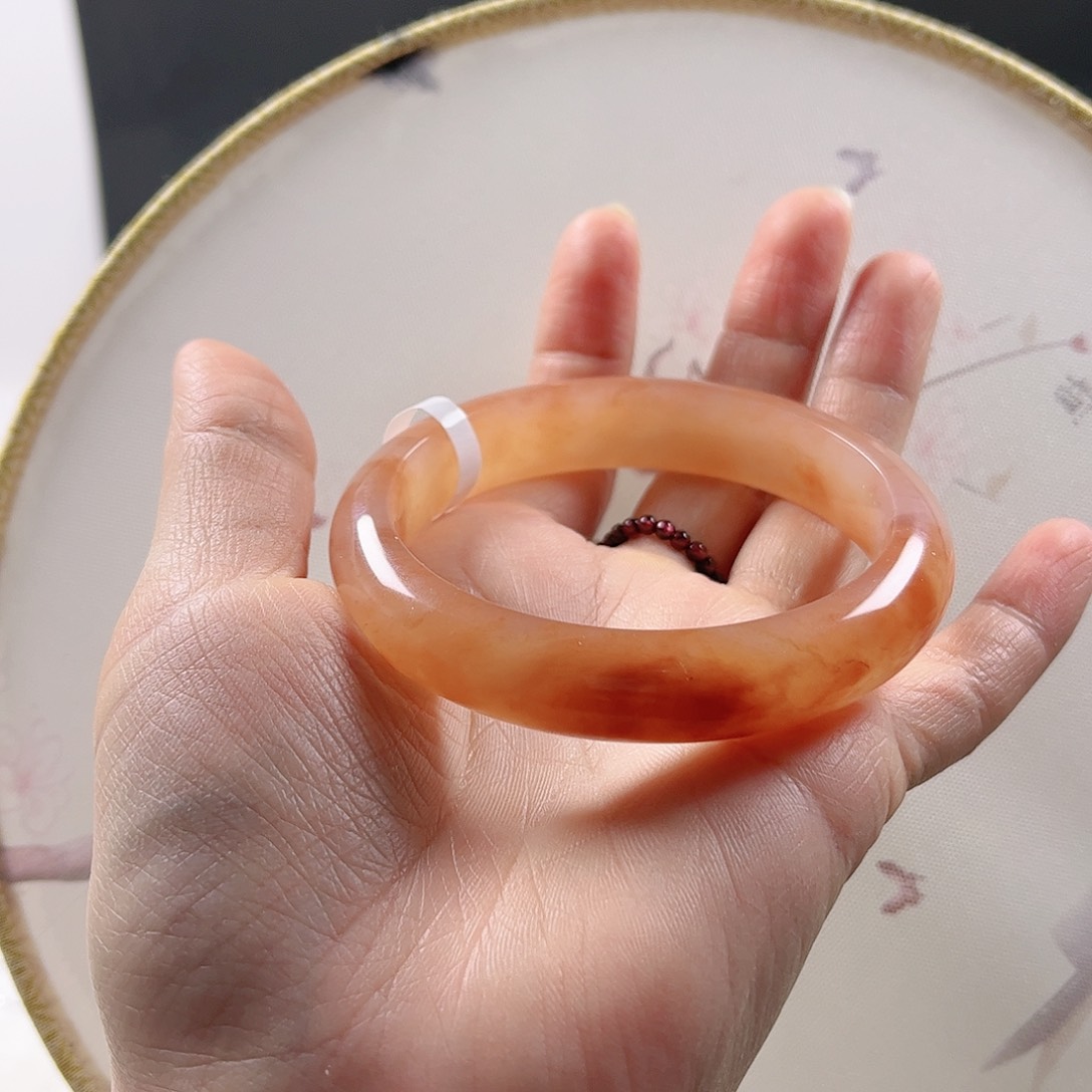 石英质玉手镯未镶嵌酱****乐