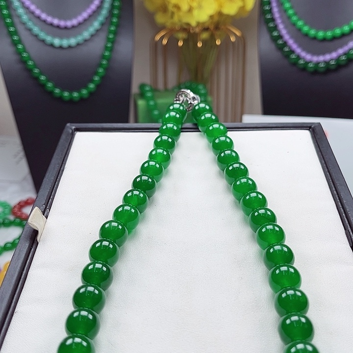 小***哥闪购链接卡12.8高冰辣绿42颗项链