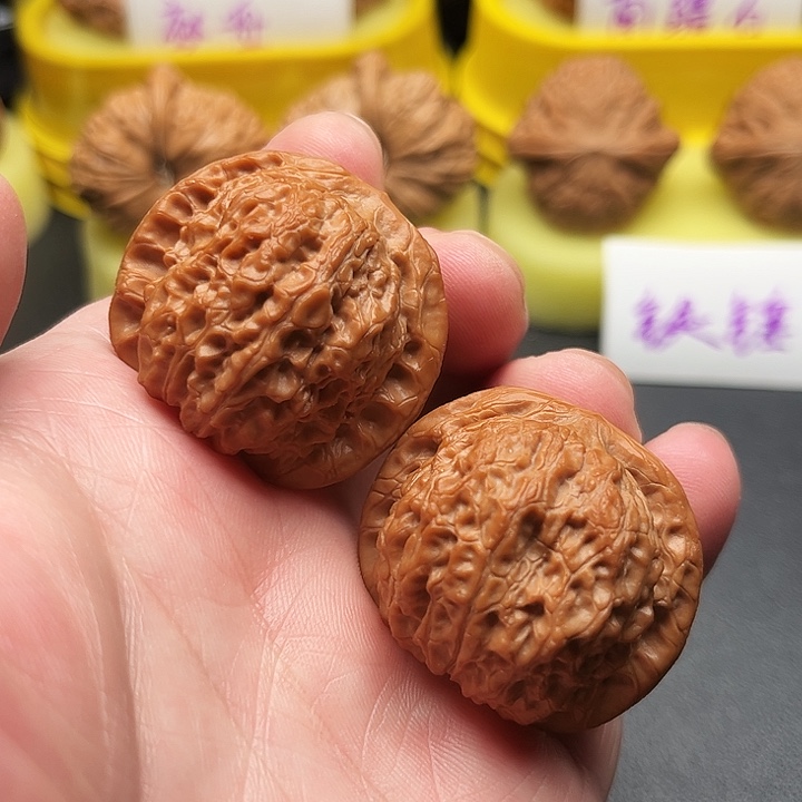 吊坠文玩核桃血麒麟