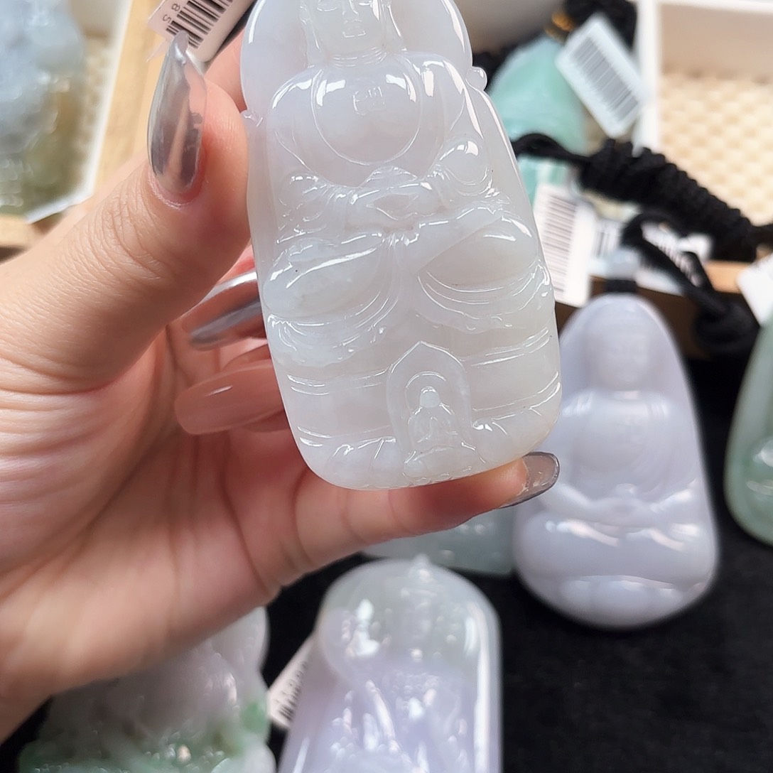 翡翠颈饰未镶嵌大日