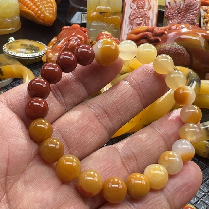 石英质玉（黄龙玉）颈饰未镶嵌