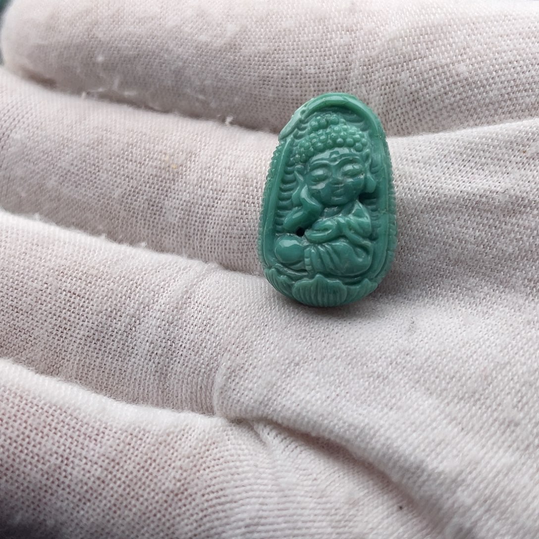 绿松石未镶嵌颈饰