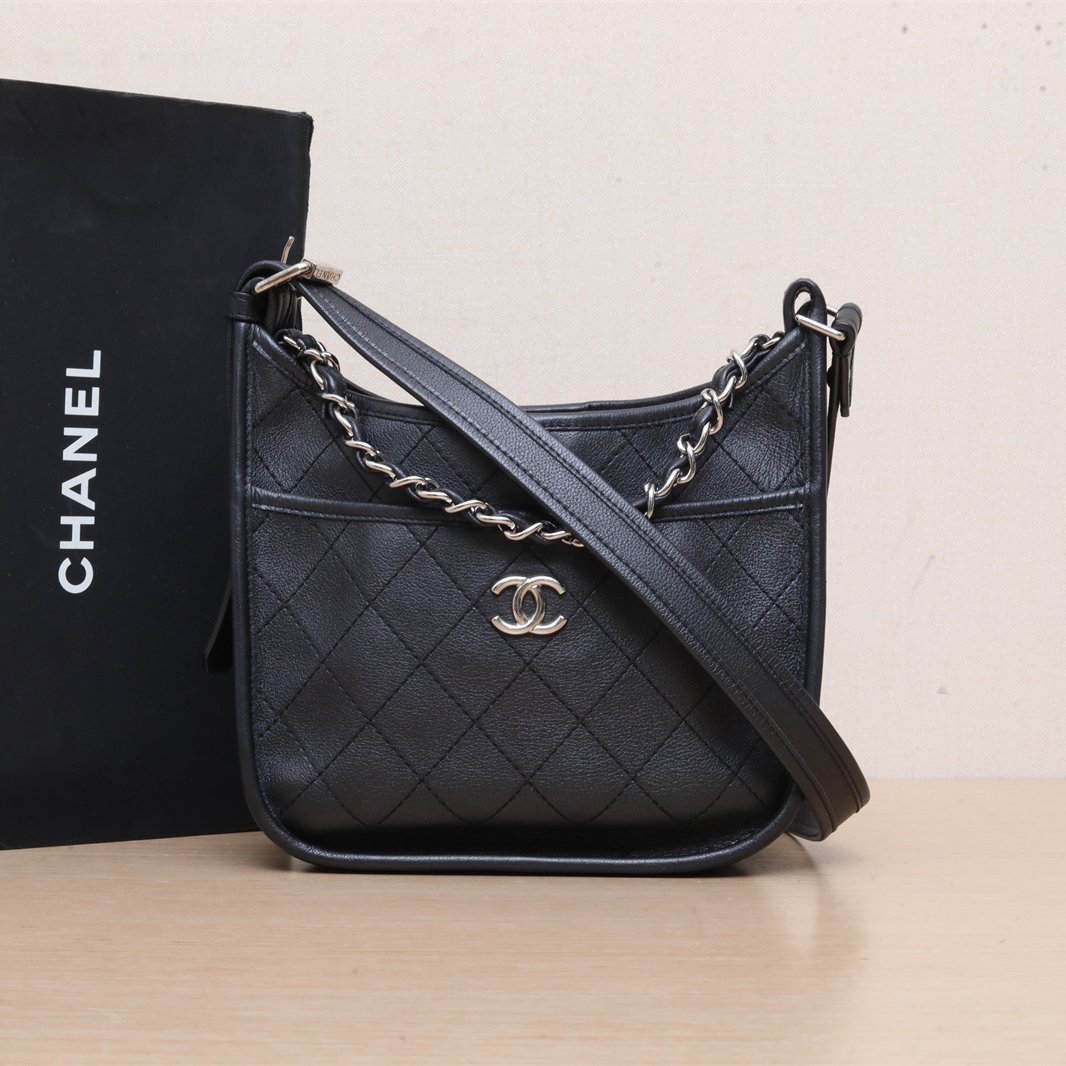 95新 Chanel/香奈儿 【活动黑黑】黑色 25开 嬉皮hobo包 斜挎包