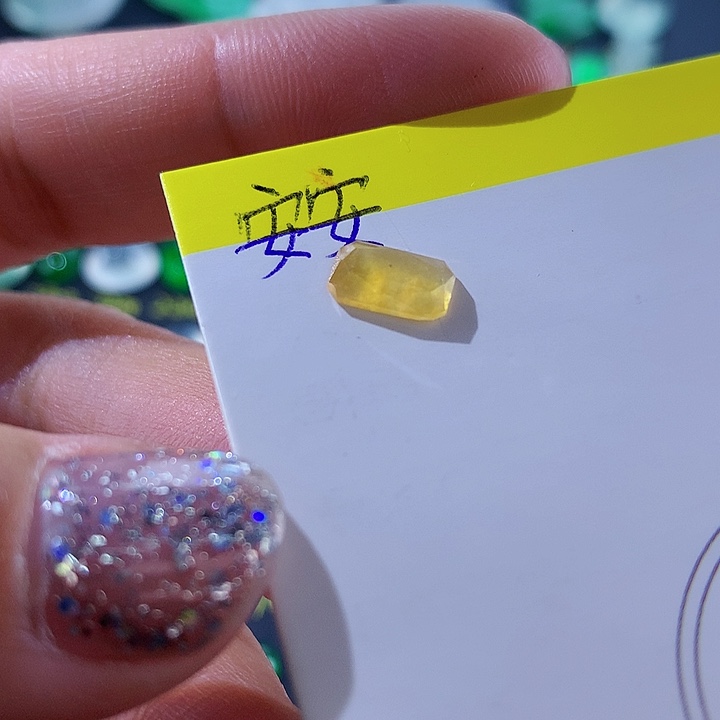 翡翠颈饰未镶嵌天然翡翠高冰切割