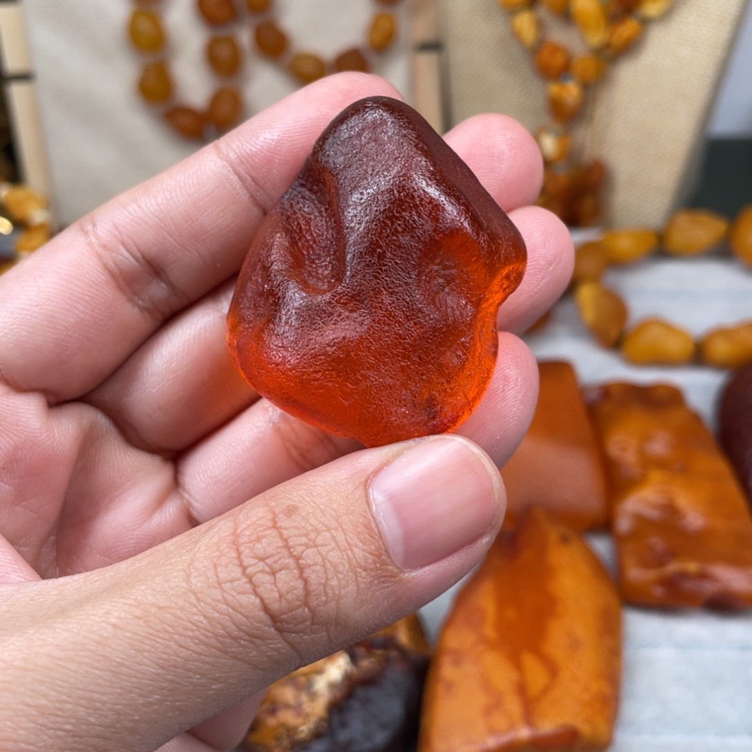 琥珀珠宝奇石未镶嵌