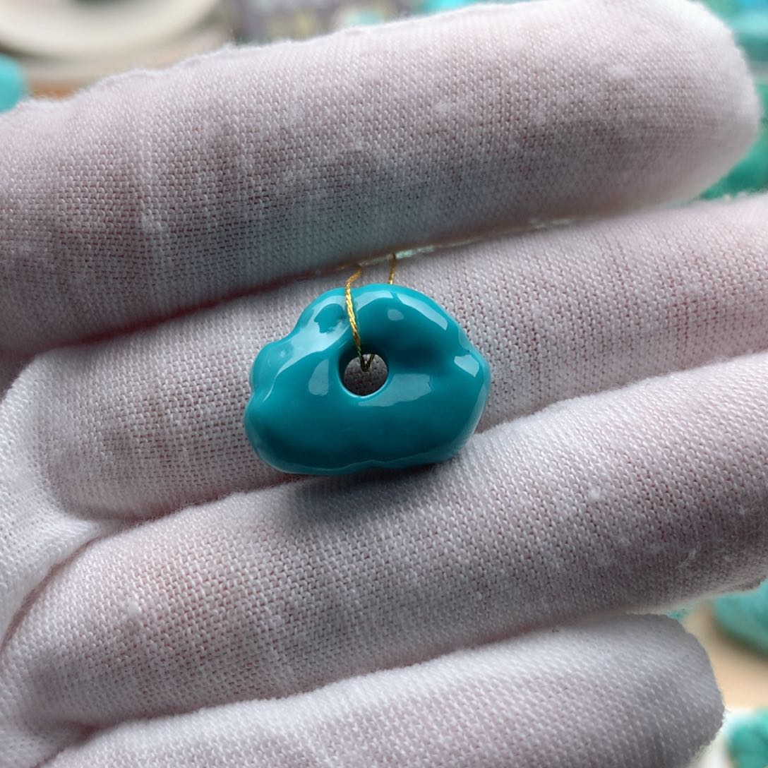 绿松石颈饰未镶嵌