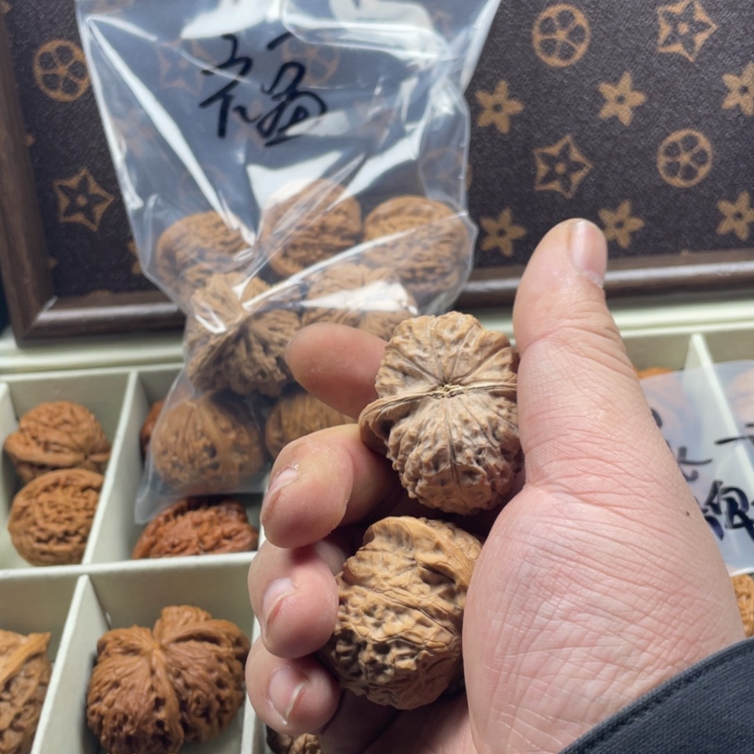 热***马吊坠文玩核桃哈哈哈哈这不是我们俩么