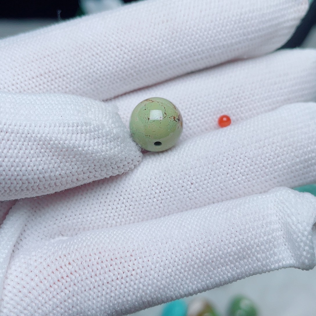 呦***呦南红玛瑙未镶嵌珠宝奇石