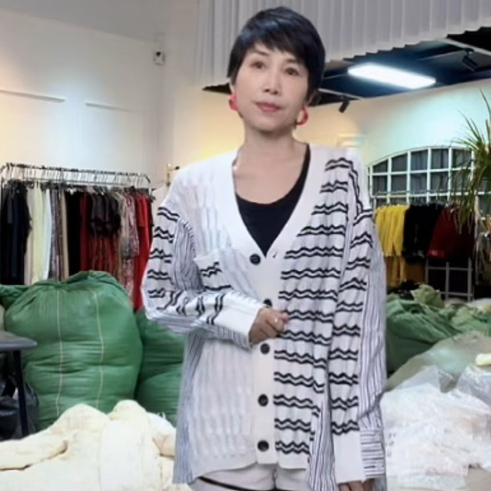 V领波浪纹拼接常规百搭针织衫-果梓855