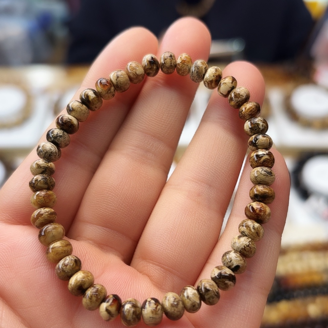 琥珀未镶嵌裸石六