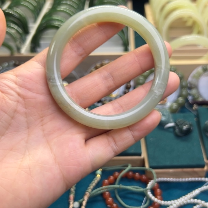 和田玉手镯未镶嵌57.1圈围5047