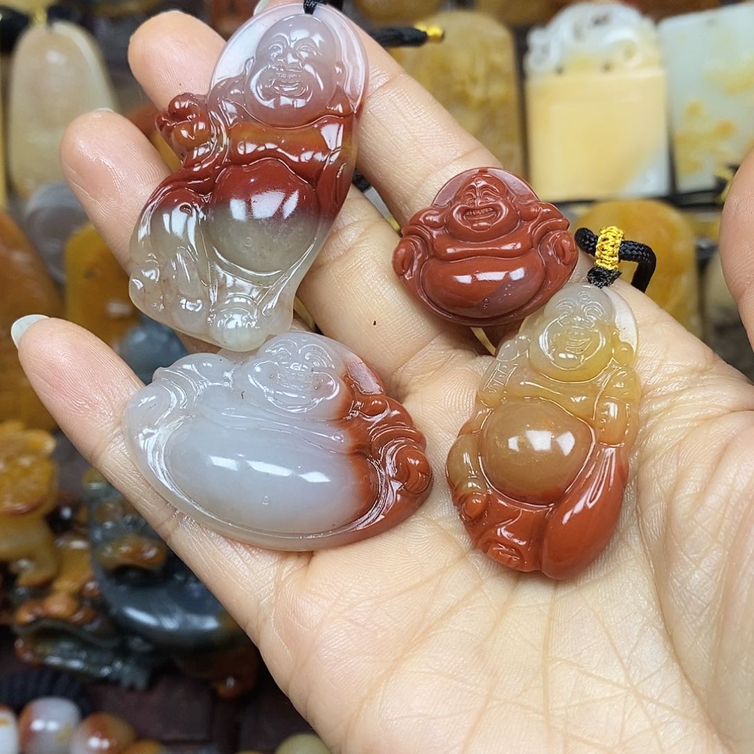 石英质玉（黄龙玉）颈饰未镶嵌