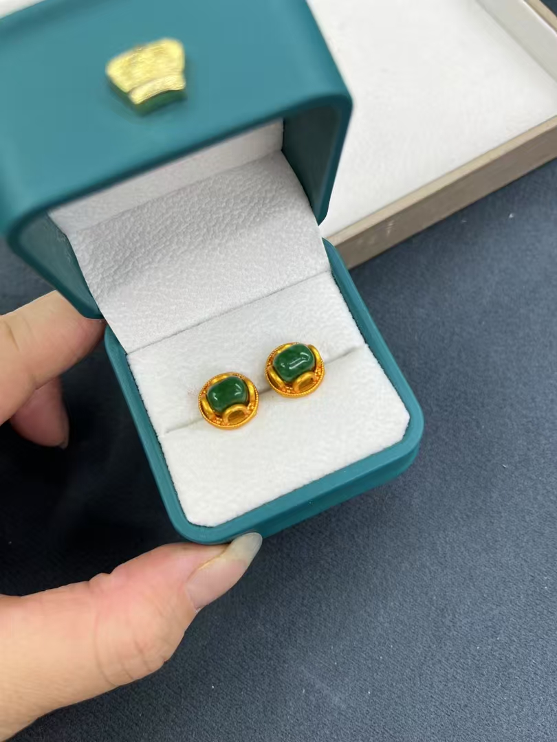 铜合金莫桑石耳饰 藏式尼泊尔新款耳钉。不掉色防过敏。