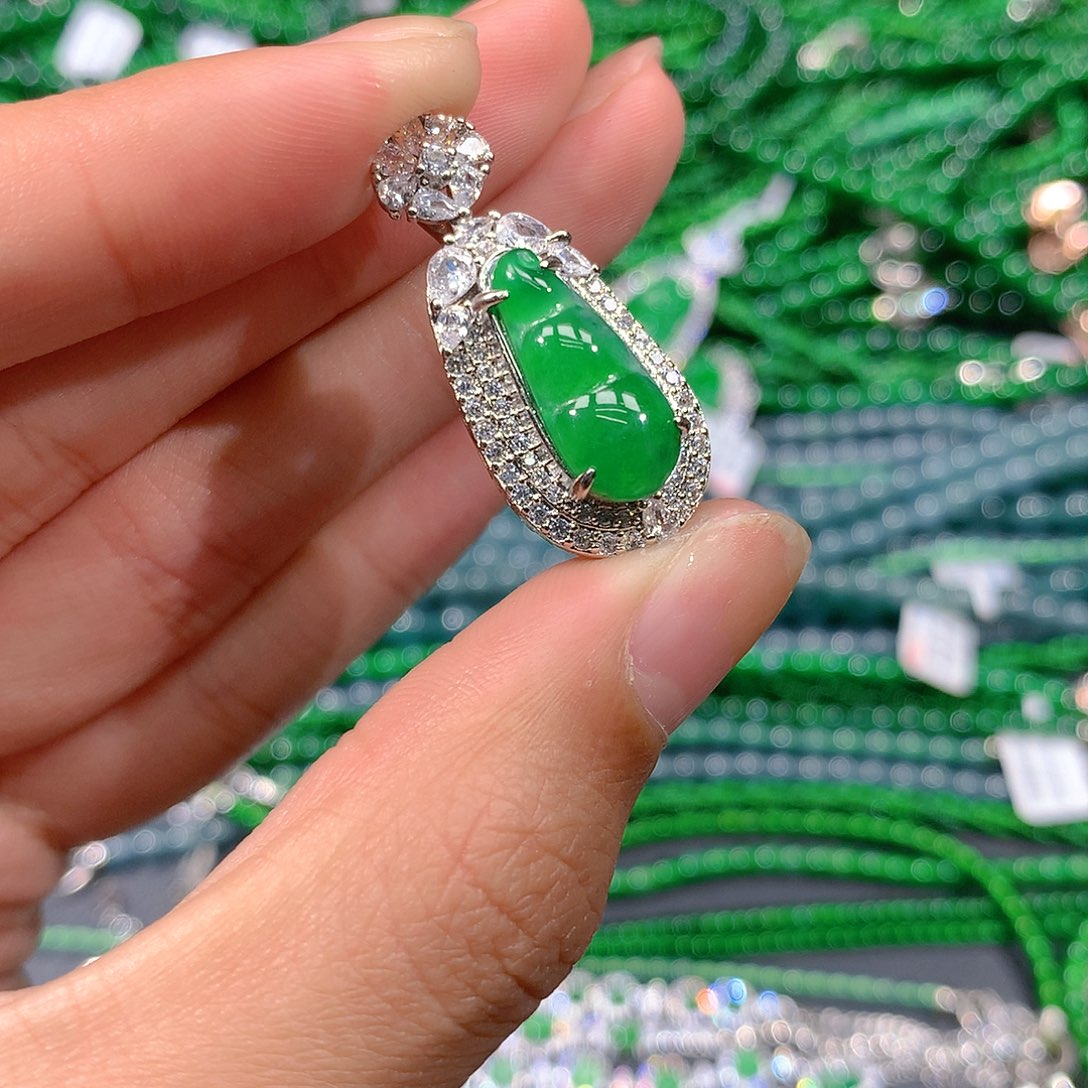 翡翠戒指未镶嵌天然翡翠