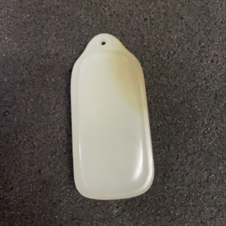 新疆和田玉精品无事牌油润细腻挂件