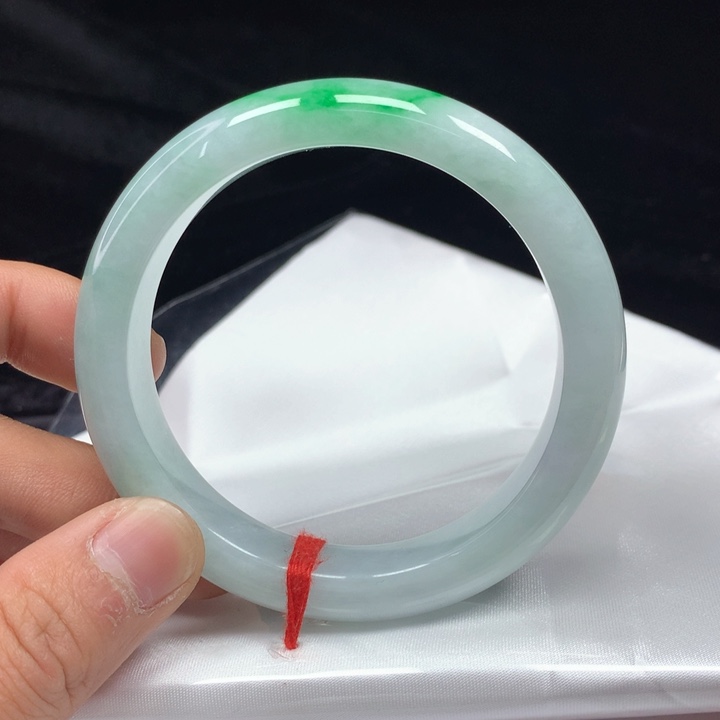 翡翠手镯（圆镯）未镶嵌58.3