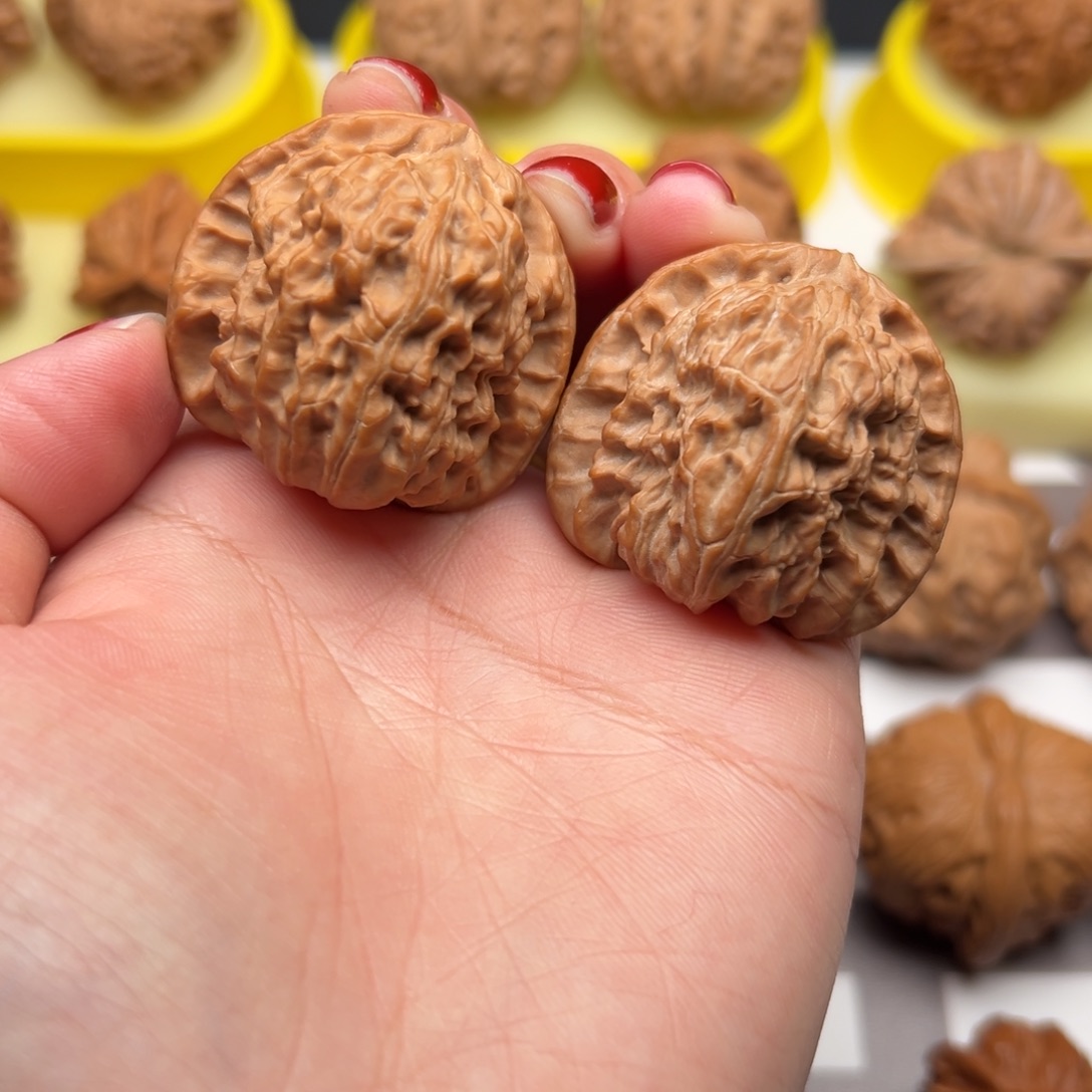 把件文玩核桃38全品红皮三角白