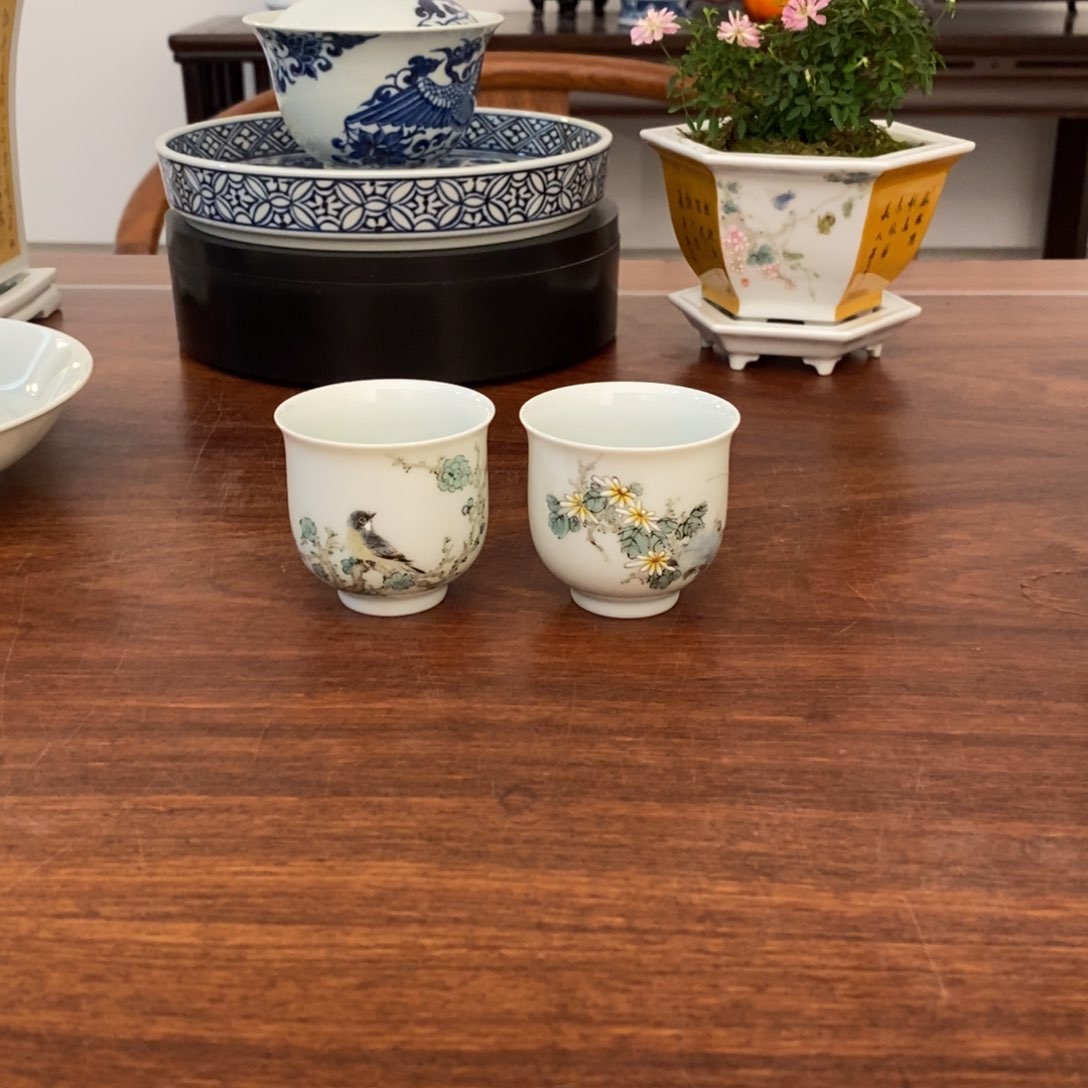 琼**海宋墨文人雅器粉彩对杯