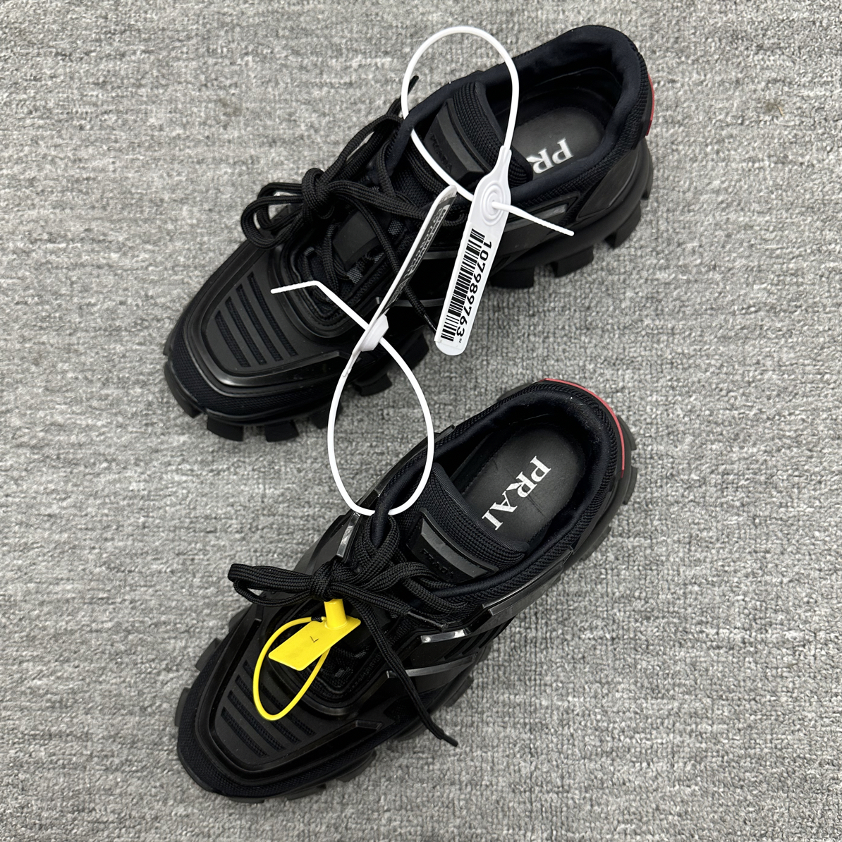 99新 Prada/普拉达 39 Prada 黑红色休闲鞋 99新