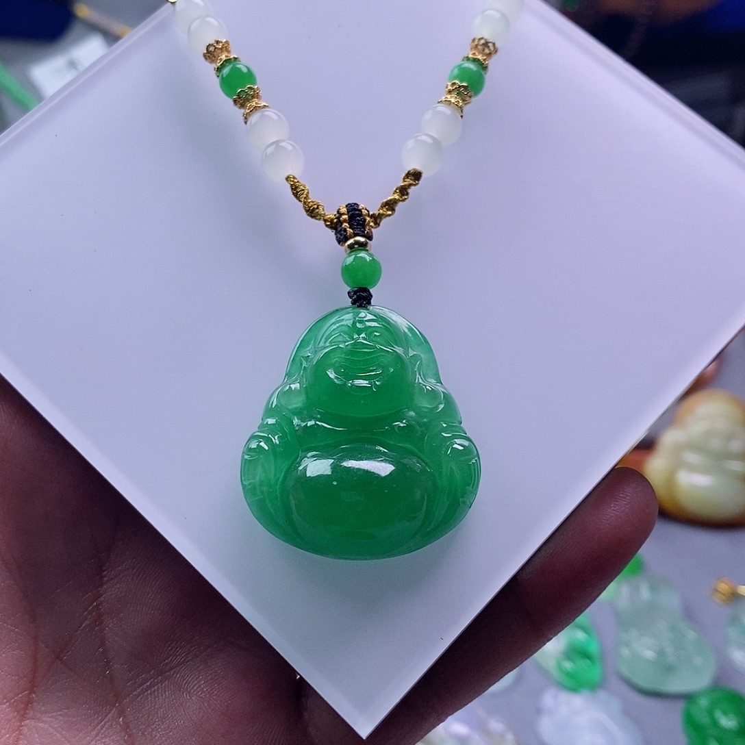 翡翠未镶嵌吊坠(赠链)