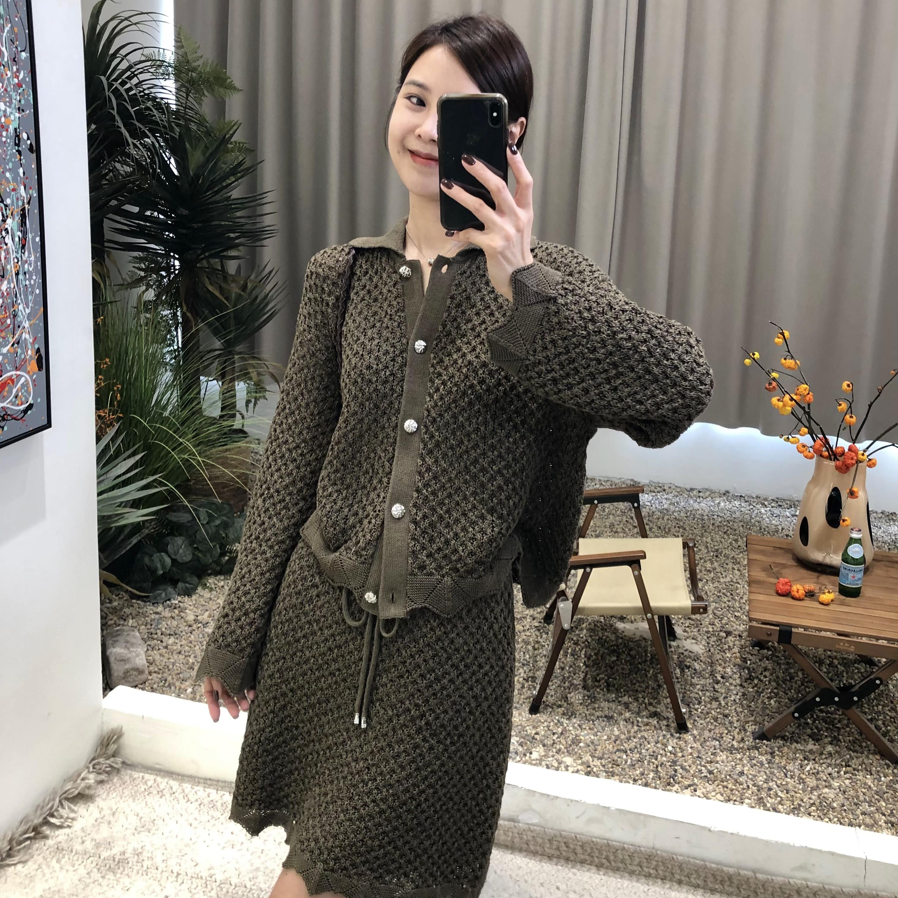 苇风 慵懒花边Polo领镂空时尚上衣+松紧高腰A字半身裙针织套装女